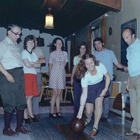 So wie die Nostalgie, die zurückblickt, verklärt, so verklärt auch die Hoffnung, die nach vorne blickt.<br><br>Fotos: Franz Kühmayer/Zukunftsinstitut, Vorarlberger Landesbibliothek/Sammlung helmut Klapper (Betriebsausflug der Abteilung IIa der Vorarlberger Landesregierung im Juni 1973)