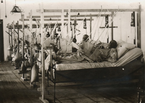 Lazarett in Bozen, Zimmer für Oberschenkelbrüche. © Josephinum – Ethik, Sammlungen und Geschichte der Medizin/MedUni Wien