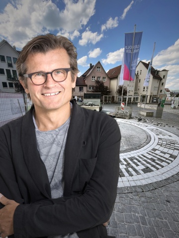 Künstler Fritsch, Denkmal in Weingarten: „Fragen für die Gegenwart.“