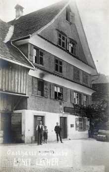 Gasthaus zur Taube, Kehlerstraße 38,33 um 1925: Ernst Lecher (li.), Wirt, mit Karl Lecher (re.)