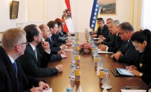 Außenminister Sebastian Kurz trifft seinen bosnischen Amtskollegen Igor Crnadak im Rahmen der Westbalkanreise im Februar 2016.