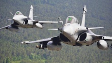 „Rafale“ vom französischen Herstellers Dassault, hat mit der Firma Eurofightern und ihren Produkten nichts zu tun hat.