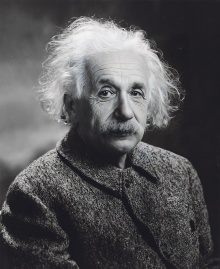 Albert Einstein wurde am 1. Oktober 1940 amerikanischer Staatsbürger. Die Schweizer Staatsbürgerschaft behielt er zeitlebens bei. Nach Deutschland kehrte er nie wieder zurück. © Madelgarius